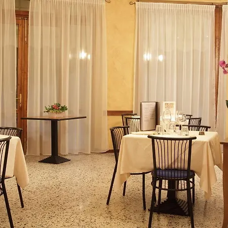 Hotel Saturnia 3*